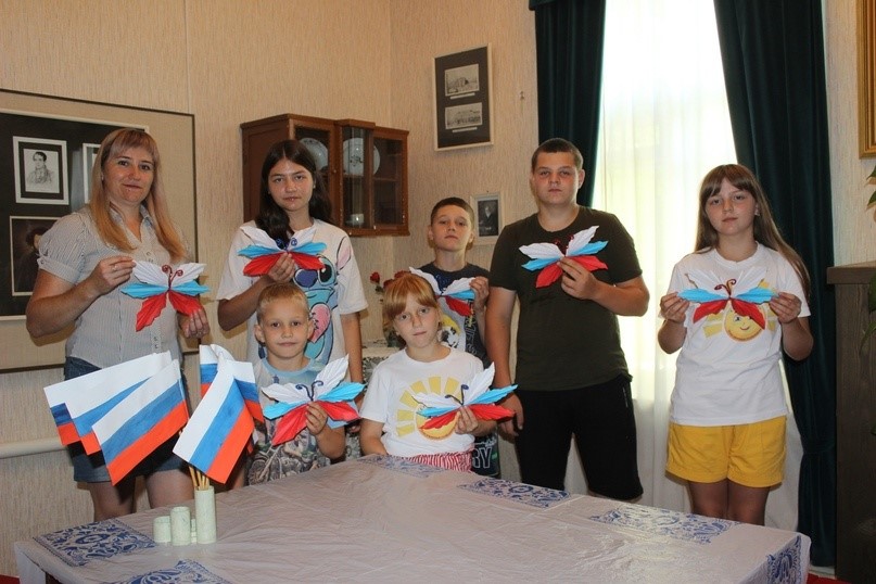 22 августа страна отмечает замечательную торжественную дату – День Государственного флага Российской Федерации.