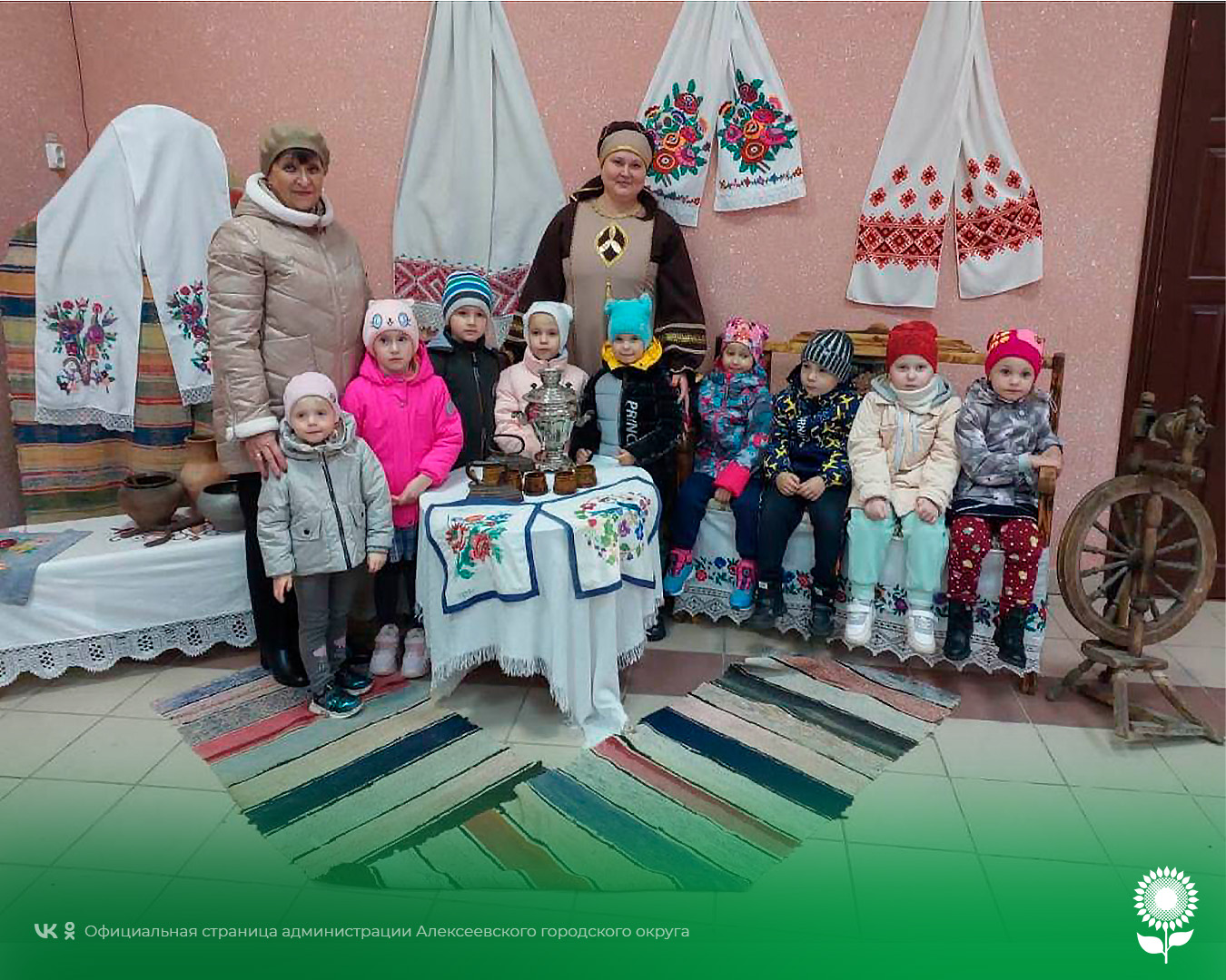В Гарбузовском сельском Доме культуры прошла познавательная экскурсия  «Хроника быта» для сохранения традиций и обычаев.