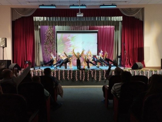 &quot;Весенняя капель&quot; - под таким названием 7 марта в детской школе искусств прошёл праздничный концерт, посвященный Международному женскому Дню!.