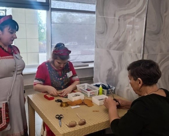 21 апреля руководители студий МБУК «Алексеевский Дом ремесел» провели выставку декоративно - прикладного творчества «К истокам народной культуры».