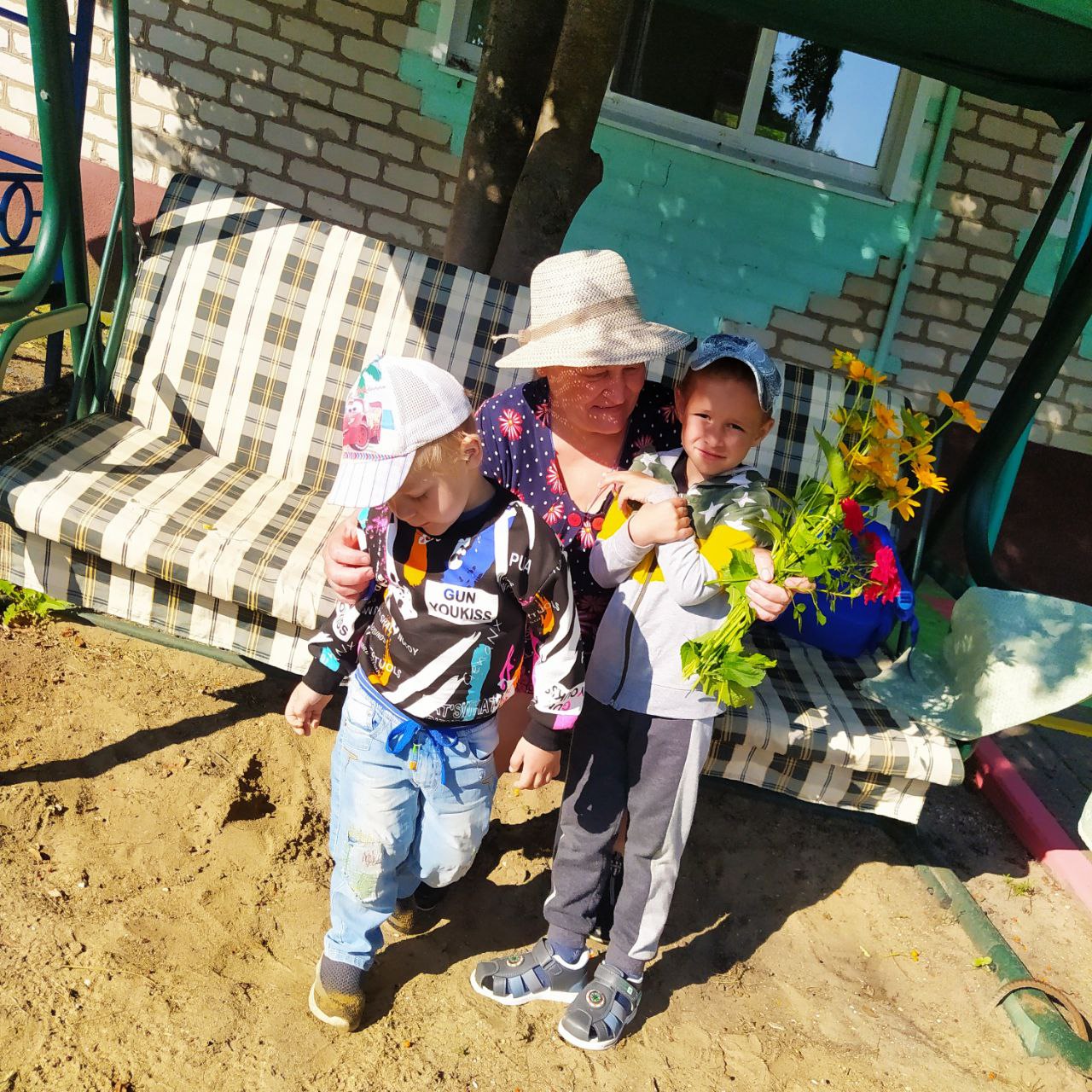 В детских садах Алексеевского городского округа отметили одну из наиболее теплых, добрых дат – Всемирный день бабушек и дедушек.