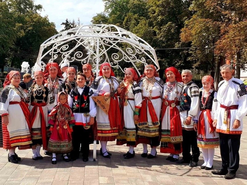 17 июля в России отмечается праздник «Единый день фольклора», который способствует сохранению, развитию и популяризации фольклорного наследия народов России.