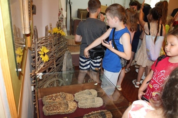 В Алексеевском краеведческом музее прошёл музейный урок «Как жили люди в старину».