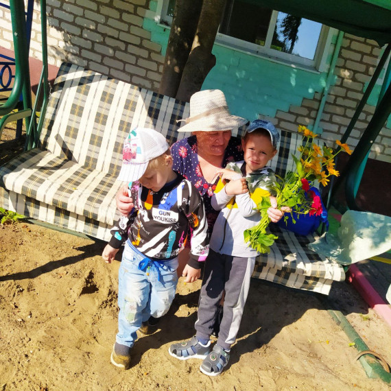 В детских садах Алексеевского городского округа отметили одну из наиболее теплых, добрых дат – Всемирный день бабушек и дедушек.