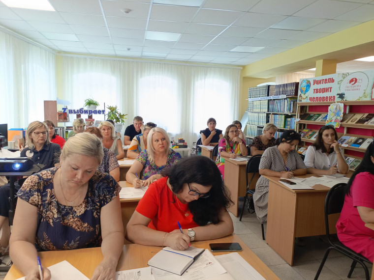 Алексеевский избирком приступил к обучению организаторов выборов.