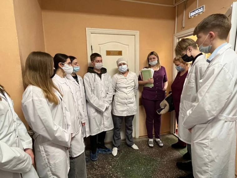 С обучающимися медицинского класса было проведено практическое занятие на базе Алексеевской ЦРБ.