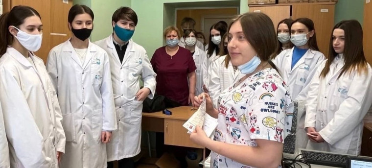 С обучающимися медицинского класса было проведено практическое занятие на базе Алексеевской ЦРБ.