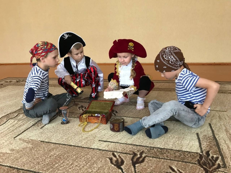 В детских садах Алексеевского городского округа прошел день, который предполагает открытия, испытания и сюрпризы – День поиска кладов и секретов.