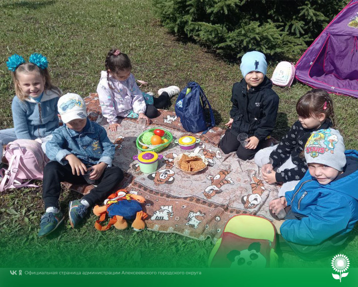 Воспитанники детских садов Алексеевского городского округа отправились в туристический поход.
