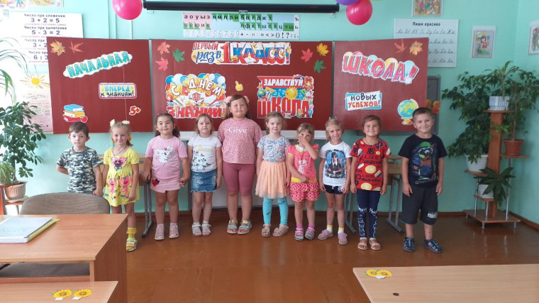1 сентября – традиционный праздник школ России, но и дошкольники с радостью встречают учебный год, который сделает еще старше, здоровее и умнее маленьких ребятишек детских садов.
